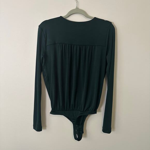 Free People Intimately dark green long sleeve v-neck bodysuit size M - Picture 3 of 10